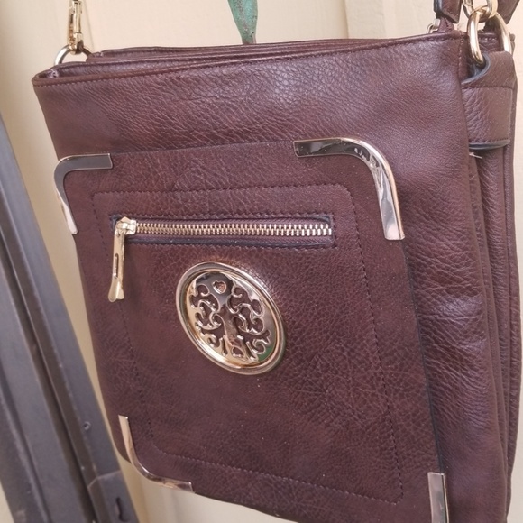 *SOLD* Beautiful Like New Purse - Picture 2 of 6